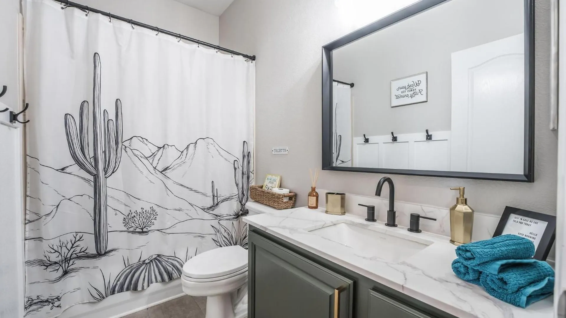 Vegas-Style Desert Luxury: Themed Bedrooms, Game Room, Fire Pit & Jacuzzi. Only 20 Min To The Strip! Las Vegas USA